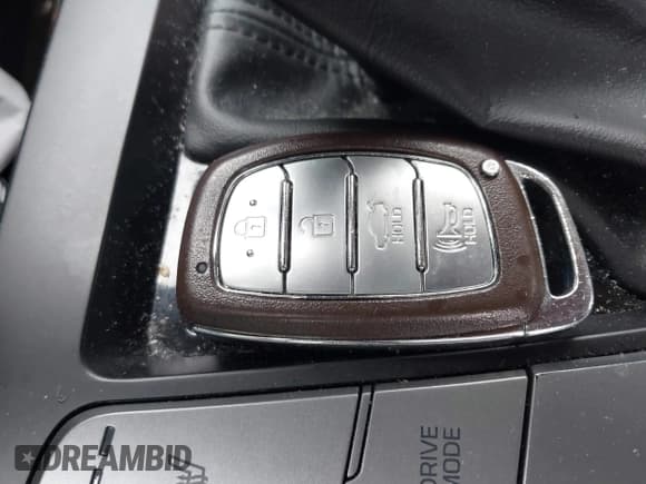 ✅ 2020 Hyundai Elantra Limited • VIN: KMHD84LF2LU057469 • Lot: 42028314. Listed on IAAI with 82,177 mi. Free auction sales archive from the USA and detailed vehicle history report at DreamBid. Image 11.