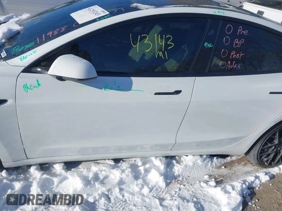 ✅ 2021 Tesla Model 3 Performance • VIN: 5YJ3E1EC1MF063445 • Lot: 41293243. Wystawiony na IAAI z przebiegiem 43 143 mil. Bezpłatny archiwum sprzedaży aukcyjnych z USA i szczegółowy raport historii pojazdu na DreamBid. Zdjęcie 14.