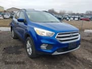 ✅ 2017 Ford Escape SE • VIN: 1FMCU9GD9HUE11122 • Лот: 39049615. Опубликован ранее на IAAI с пробегом 130 865 миль. Бесплатный доступ к архиву аукционных продаж из США и подробный отчёт об истории автомобиля на DreamBid. Изображение 1.