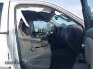 ✅ 2019 GMC Sierra 1500 • VIN: 2GTV2LEC7K1160131 • Lot: 40794685. Wystawiony na IAAI z przebiegiem 139 636 mil. Bezpłatny archiwum sprzedaży aukcyjnych z USA i szczegółowy raport historii pojazdu na DreamBid. Zdjęcie 5.