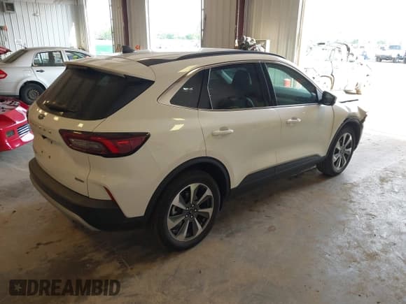 ✅ 2023 Ford Escape Platinum • VIN: 1FMCU9JZ6PUA87730 • Лот: 42508331. Опубликован ранее на IAAI с пробегом 15 908 миль. Бесплатный доступ к архиву аукционных продаж из США и подробный отчёт об истории автомобиля на DreamBid. Изображение 4.