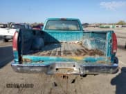 ✅ 1995 Chevrolet Silverado 1500 • VIN: 1GCEC14H5SZ219960 • Lot: 90482515. Wystawiony na Copart z przebiegiem 381 763 mil. Bezpłatny archiwum sprzedaży aukcyjnych z USA i szczegółowy raport historii pojazdu na DreamBid. Zdjęcie 6.
