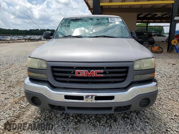 ✅ 2004 GMC Sierra 1500 Work Truck • VIN: 1GTEC14V74E401529 • Lot: 59391565. Listed on Copart with 185,396 mi. Free auction sales archive from the USA and detailed vehicle history report at DreamBid. Image 5.