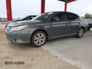 ✅ 2012 Toyota Avalon • VIN: 4T1BK3DB0CU447968 • Лот: 43297750. Опубликован ранее на IAAI с пробегом 160 560 миль. Бесплатный доступ к архиву аукционных продаж из США и подробный отчёт об истории автомобиля на DreamBid. Изображение 2.
