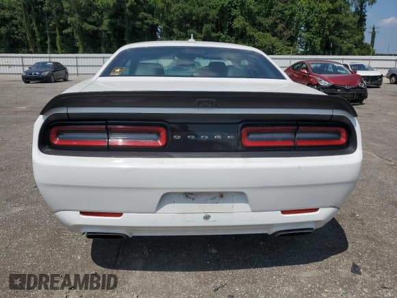 ✅ 2020 Dodge Challenger R/T Scat Pack • VIN: 2C3CDZFJ6LH194205 • Lot: 67697124. Wystawiony na Copart z przebiegiem 33 886 mil. Bezpłatny archiwum sprzedaży aukcyjnych z USA i szczegółowy raport historii pojazdu na DreamBid. Zdjęcie 6.
