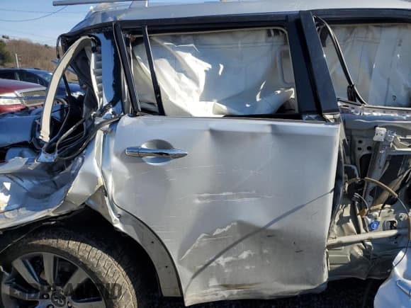 ✅ 2016 Infiniti QX80 • VIN: JN8AZ2NE6G9123175 • Lot: 50056495. Listed on Copart with Not provided. Free auction sales archive from the USA and detailed vehicle history report at DreamBid. Image 12.