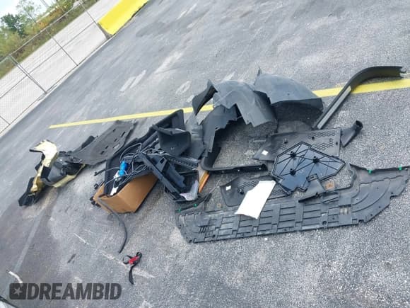 ✅ 2016 Volvo XC90 T8 Momentum • VIN: YV4BC0PK4G1053602 • Лот: 42067260. Опубликован ранее на IAAI с пробегом 87 063 миль. Бесплатный доступ к архиву аукционных продаж из США и подробный отчёт об истории автомобиля на DreamBid. Изображение 12.