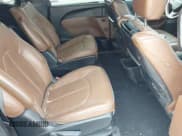 ✅ 2020 Chrysler Pacifica Hybrid Limited • VIN: 2C4RC1N71LR183414 • Лот: 41504790. Опубликован ранее на IAAI с пробегом 71 676 миль. Бесплатный доступ к архиву аукционных продаж из США и подробный отчёт об истории автомобиля на DreamBid. Изображение 8.