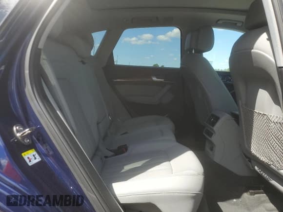 ✅ 2022 Audi Q5 S line Premium Plus • VIN: WA1EAAFY6N2026047 • Lot: 71613085. Wystawiony na Copart z przebiegiem 42 189 mil. Bezpłatny archiwum sprzedaży aukcyjnych z USA i szczegółowy raport historii pojazdu na DreamBid. Zdjęcie 11.