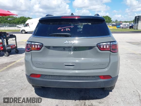 ✅ 2024 Jeep Compass Limited • VIN: 3C4NJDCN4RT595341 • Lot: 42577790. Listed on IAAI with 42,995 mi. Free auction sales archive from the USA and detailed vehicle history report at DreamBid. Image 16.