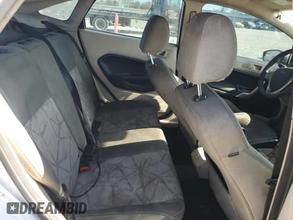 ✅ 2013 Ford Fiesta SE • VIN: 3FADP4BJ9DM167072 • Лот: 82545105. Опубликован ранее на Copart с пробегом 147 949 миль. Бесплатный доступ к архиву аукционных продаж из США и подробный отчёт об истории автомобиля на DreamBid. Изображение 10.