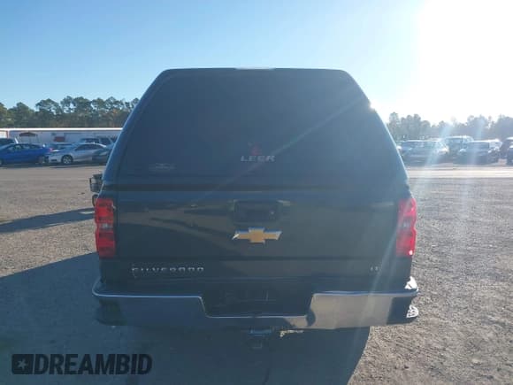 ✅ 2018 Chevrolet Silverado 1500 LT • VIN: 1GCRCREC5JZ153279 • Лот: 43693905. Опубликован ранее на IAAI с пробегом 156 840 миль. Бесплатный доступ к архиву аукционных продаж из США и подробный отчёт об истории автомобиля на DreamBid. Изображение 16.