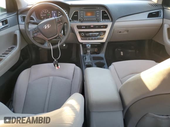 ✅ 2017 Hyundai Sonata 2.4L • VIN: 5NPE24AF8HH540706 • Лот: 82669015. Опубликован ранее на Copart с пробегом 71 026 миль. Бесплатный доступ к архиву аукционных продаж из США и подробный отчёт об истории автомобиля на DreamBid. Изображение 8.