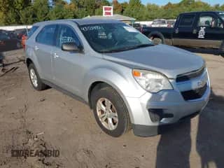 2015 Chevrolet Equinox LS z VIN 2GNALAEKXF1103832, wystawiony jako IAAI lot #43554721 z przebiegiem 151 731 mil mil oraz . Historia ofert i sprzedaży dostępna na DreamBid. Obrazek 1.