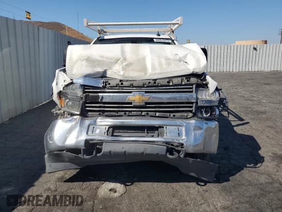 ✅ 2015 Chevrolet Silverado 2500HD Work Truck • VIN: 1GB0CUEG6FZ516103 • Lot: 80951675. Wystawiony na Copart z przebiegiem 356 131 mil. Bezpłatny archiwum sprzedaży aukcyjnych z USA i szczegółowy raport historii pojazdu na DreamBid. Zdjęcie 5.