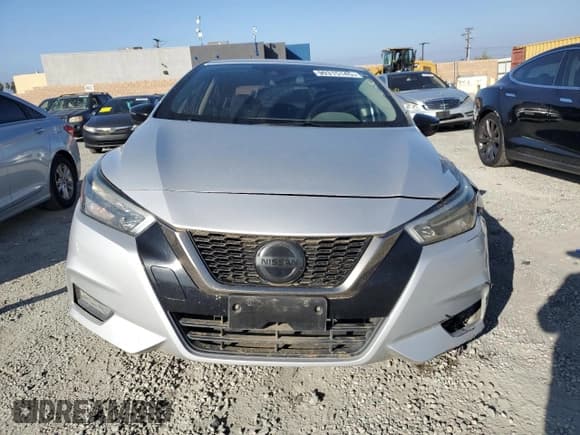 ✅ 2020 Nissan Versa SR • VIN: 3N1CN8FVXLL813050 • Lot: 90315145. Wystawiony na Copart z przebiegiem 75 015 mil. Bezpłatny archiwum sprzedaży aukcyjnych z USA i szczegółowy raport historii pojazdu na DreamBid. Zdjęcie 5.