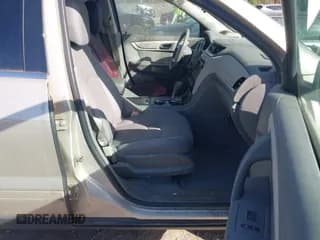 ✅ 2016 Chevrolet Traverse LT • VIN: 1GNKVGKD8GJ203085 • Lot: 43556996. Wystawiony na IAAI z przebiegiem 148 418 mil. Bezpłatny archiwum sprzedaży aukcyjnych z USA i szczegółowy raport historii pojazdu na DreamBid. Zdjęcie 5.