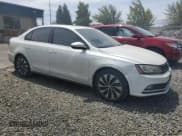 ✅ 2016 Volkswagen Jetta Hybrid SEL Premium • VIN: 3VW637AJ4GM272721 • Лот: 60788225. Опубликован ранее на Copart с пробегом 121 768 миль. Бесплатный доступ к архиву аукционных продаж из США и подробный отчёт об истории автомобиля на DreamBid. Изображение 4.