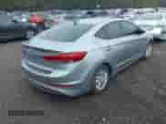 2017 Hyundai Elantra SE z VIN 5NPD74LF0HH112008, wystawiony jako IAAI lot #43285389 z przebiegiem 230 554 mil mil oraz . Historia ofert i sprzedaży dostępna na DreamBid. Obrazek 4.