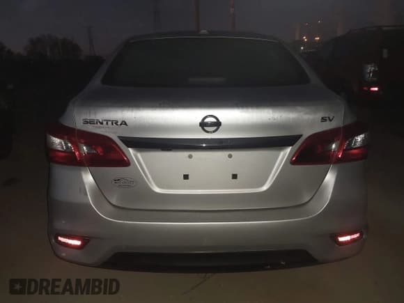 ✅ 2017 Nissan Sentra SL • VIN: 3N1AB7AP0HY407016 • Lot: 40534142. Listed on IAAI with 42,987 mi. Free auction sales archive from the USA and detailed vehicle history report at DreamBid. Image 16.