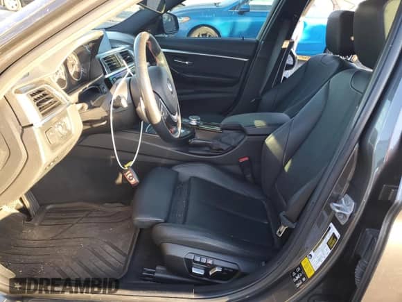 2018 BMW 3 Series 328d xDrive с VIN WBA8J1C57JA486263, выставлен на аукционе Copart как лот 80338494 с пробегом 68 628 миль миль и Списание • Salvage title. История ставок и продаж доступна на DreamBid. Изображение 7.