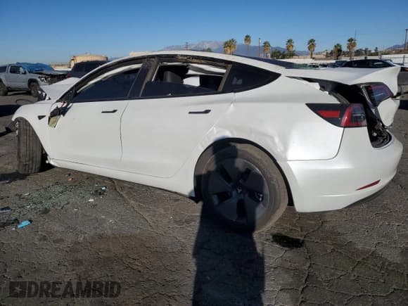 ✅ 2023 Tesla Model 3 • VIN: 5YJ3E1EA0PF691161 • Lot: 42307895. Wystawiony na Copart z przebiegiem 29 952 mil. Bezpłatny archiwum sprzedaży aukcyjnych z USA i szczegółowy raport historii pojazdu na DreamBid. Zdjęcie 2.