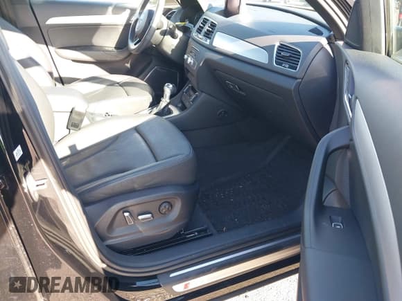 ✅ 2017 Audi Q3 Prestige • VIN: WA1GCCFS1HR004947 • Lot: 41633901. Listed on IAAI with 27,770 mi. Free auction sales archive from the USA and detailed vehicle history report at DreamBid. Image 5.