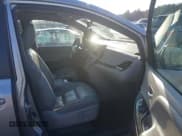 ✅ 2017 Toyota Sienna XLE • VIN: 5TDYZ3DC3HS861664 • Lot: 43726945. Wystawiony na IAAI z przebiegiem 106 855 mil. Bezpłatny archiwum sprzedaży aukcyjnych z USA i szczegółowy raport historii pojazdu na DreamBid. Zdjęcie 5.