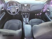 ✅ 2012 Chrysler 200 Touring • VIN: 1C3CCBBG7CN139452 • Lot: 90944035. Wystawiony na Copart z przebiegiem 150 840 mil. Bezpłatny archiwum sprzedaży aukcyjnych z USA i szczegółowy raport historii pojazdu na DreamBid. Zdjęcie 8.