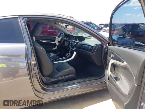 ✅ 2014 Honda Accord EX-L • VIN: 1HGCT2B84EA000833 • Lot: 43200149. Listed on IAAI with 134,413 mi. Free auction sales archive from the USA and detailed vehicle history report at DreamBid. Image 5.