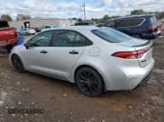 ✅ 2022 Toyota Corolla SE Nightshade • VIN: 5YFS4MCE9NP106200 • Lot: 82476705. Wystawiony na Copart z przebiegiem 58 623 mil. Bezpłatny archiwum sprzedaży aukcyjnych z USA i szczegółowy raport historii pojazdu na DreamBid. Zdjęcie 2.