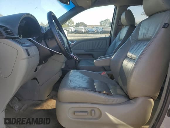 ✅ 2009 Honda Odyssey EX-L • VIN: 5FNRL38609B022992 • Lot: 90474065. Listed on Copart with 106,975 mi. Free auction sales archive from the USA and detailed vehicle history report at DreamBid. Image 7.