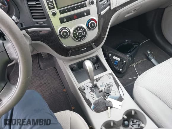 ✅ 2009 Hyundai Santa Fe GLS • VIN: 5NMSG13D99H315224 • Lot: 43442909. Listed on IAAI with 83,026 mi. Free auction sales archive from the USA and detailed vehicle history report at DreamBid. Image 11.