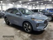 ✅ 2024 Ford Escape ST-Line Select • VIN: 1FMCU9NA9RUB51105 • Лот: 54255295. Опубликован ранее на Copart с пробегом 27 475 миль. Бесплатный доступ к архиву аукционных продаж из США и подробный отчёт об истории автомобиля на DreamBid. Изображение 4.