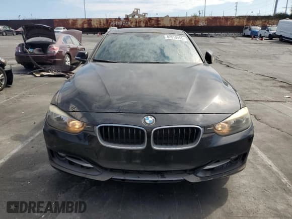✅ 2012 BMW 3 Series 328i • VIN: WBA3C1C5XCF433857 • Лот: 82010455. Опубликован ранее на Copart с пробегом 85 971 миль. Бесплатный доступ к архиву аукционных продаж из США и подробный отчёт об истории автомобиля на DreamBid. Изображение 5.