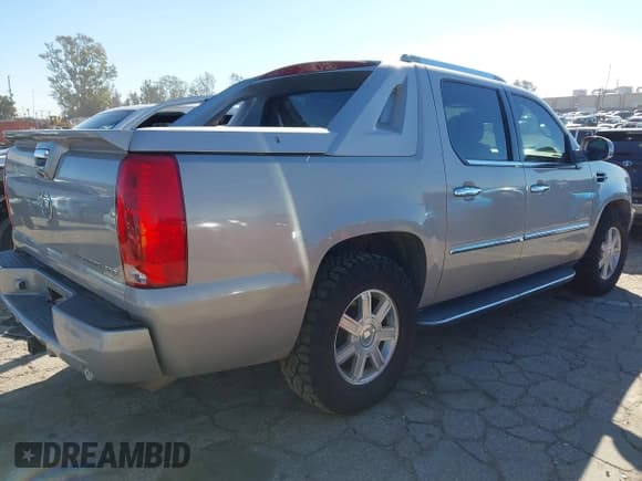 ✅ 2007 Cadillac Escalade EXT • VIN: 3GYFK62847G157394 • Лот: 43784343. Опубликован ранее на IAAI с пробегом 167 316 миль. Бесплатный доступ к архиву аукционных продаж из США и подробный отчёт об истории автомобиля на DreamBid. Изображение 4.