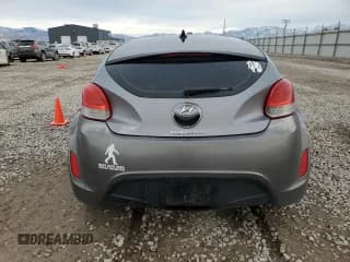 ✅ 2013 Hyundai Veloster w/Gray Int • VIN: KMHTC6AD2DU115105 • Lot: 81941024. Wystawiony na Copart z przebiegiem 180 967 mil. Bezpłatny archiwum sprzedaży aukcyjnych z USA i szczegółowy raport historii pojazdu na DreamBid. Zdjęcie 6.