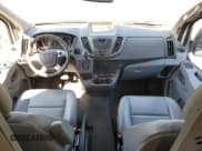 ✅ 2019 Ford Transit • VIN: 1FTYR2CM7KKB23210 • Lot: 81376935. Wystawiony na Copart z przebiegiem 59 557 mil. Bezpłatny archiwum sprzedaży aukcyjnych z USA i szczegółowy raport historii pojazdu na DreamBid. Zdjęcie 8.