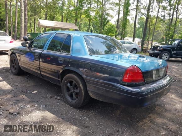 ✅ 2008 Ford Police Interceptor • VIN: 2FAHP71V38X153265 • Lot: 42446709. Listed on IAAI with 190,076 mi. Free auction sales archive from the USA and detailed vehicle history report at DreamBid. Image 3.