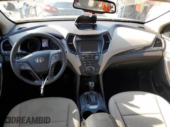 ✅ 2018 Hyundai Santa Fe 2.4L • VIN: 5NMZU3LB2JH068554 • Lot: 43592033. Wystawiony na Copart z przebiegiem 40 876 mil mil. Skorzystaj z bezpłatnego archiwum sprzedaży aukcyjnych z USA i zobacz szczegółowy raport historii pojazdu na DreamBid. Zdjęcie 8.