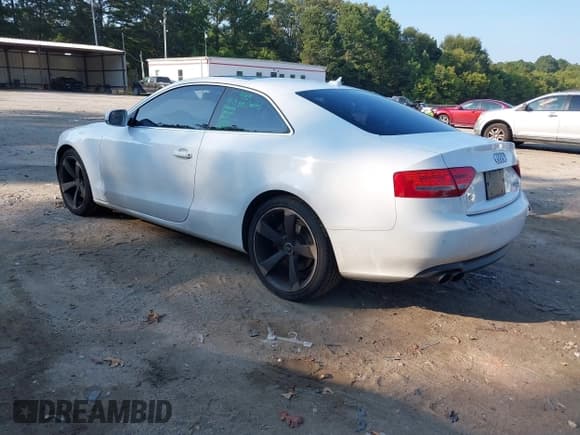 ✅ 2011 Audi A5 • VIN: WAU3FAFR6BA016981 • Lot: 42963105. Listed on IAAI with 137,312 mi. Free auction sales archive from the USA and detailed vehicle history report at DreamBid. Image 3.