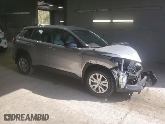 ✅ 2024 Toyota Corolla Cross L • VIN: 7MUAAABGXRV092414 • Lot: 84943015. Listed on Copart with 9,698 mi. Free auction sales archive from the USA and detailed vehicle history report at DreamBid. Image 4.