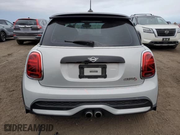 ✅ 2022 MINI Hardtop Cooper S • VIN: WMW53DH04N2S13793 • Lot: 41785665. Wystawiony na Copart z przebiegiem 28 449 mil. Bezpłatny archiwum sprzedaży aukcyjnych z USA i szczegółowy raport historii pojazdu na DreamBid. Zdjęcie 6.