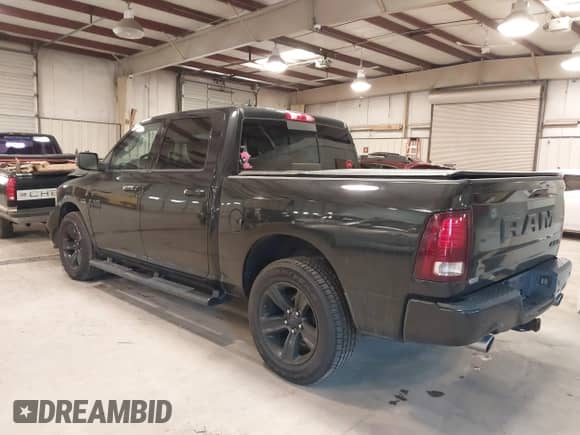 2017 Ram 1500 Night z VIN 1C6RR7MT0HS831726, wystawiony jako IAAI lot #41642459 z przebiegiem 90 423 mil mil oraz . Historia ofert i sprzedaży dostępna na DreamBid. Obrazek 3.