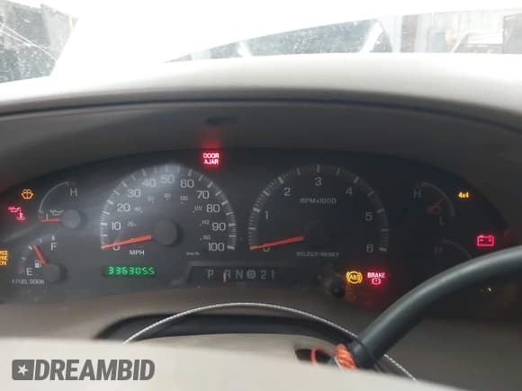 ✅ 2001 Ford Expedition Eddie Bauer • VIN: 1FMPU18L91LB73986 • Lot: 40751322. Listed on IAAI with 336,305 mi. Free auction sales archive from the USA and detailed vehicle history report at DreamBid. Image 7.