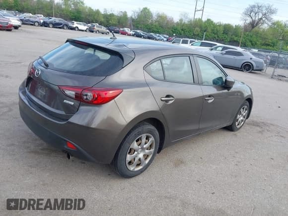 ✅ 2014 Mazda 3 i Sport • VIN: JM1BM1K7XE1213729 • Lot: 42098411. Listed on IAAI with 378,589 mi. Free auction sales archive from the USA and detailed vehicle history report at DreamBid. Image 4.