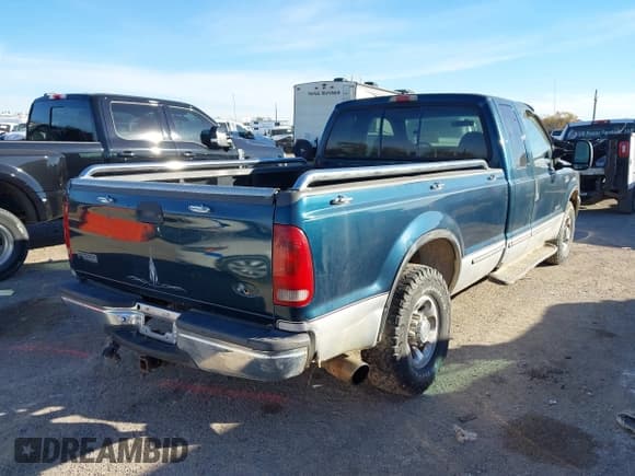 ✅ 1999 Ford F-250 XL • VIN: 1FTNX20F7XEB97442 • Lot: 43872922. Listed on IAAI with 233,481 mi. Free auction sales archive from the USA and detailed vehicle history report at DreamBid. Image 4.