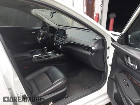 ✅ 2021 Nissan Altima SR • VIN: 1N4BL4CV4MN413391 • Lot: 43326355. Wystawiony na IAAI z przebiegiem 80 373 mil. Bezpłatny archiwum sprzedaży aukcyjnych z USA i szczegółowy raport historii pojazdu na DreamBid. Zdjęcie 5.