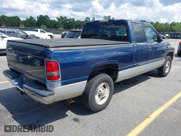 ✅ 2001 Dodge 1500 • VIN: 3B7HC13Z01M516349 • Lot: 42974144. Listed on IAAI with 213,020 mi. Free auction sales archive from the USA and detailed vehicle history report at DreamBid. Image 4.