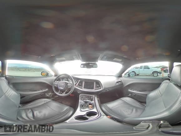 ✅ 2018 Dodge Challenger T/A • VIN: 2C3CDZBT7JH217091 • Lot: 79831213. Wystawiony na Copart z przebiegiem 63 921 mil. Bezpłatny archiwum sprzedaży aukcyjnych z USA i szczegółowy raport historii pojazdu na DreamBid. Zdjęcie 13.